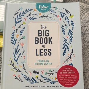 Flow Book "The Big Book of Less" - Light Blue Floral Cover